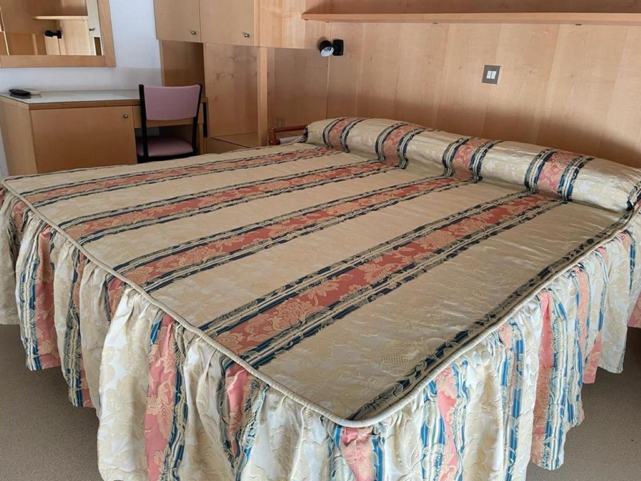 Hotel Stiefel Lignano Sabbiadoro Quarto foto