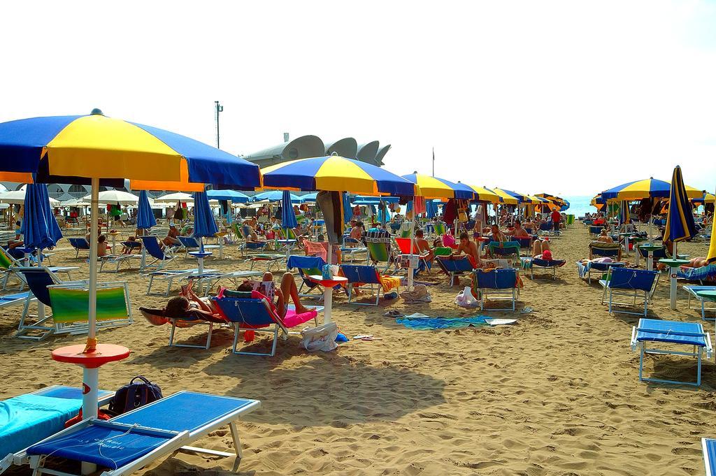 Hotel Stiefel Lignano Sabbiadoro Exterior foto